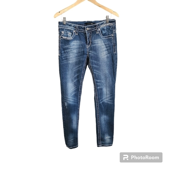 Cute Jeans with Fun Pockets and distressed Detail. Seductions FD. - Picture 7 of 11